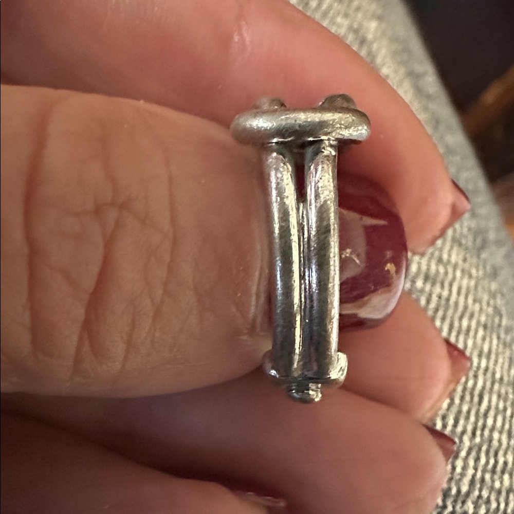 Gucci Elegant Silver Knot Ring authentic Euc size 4.75 to 5 - Picture 8 of 12